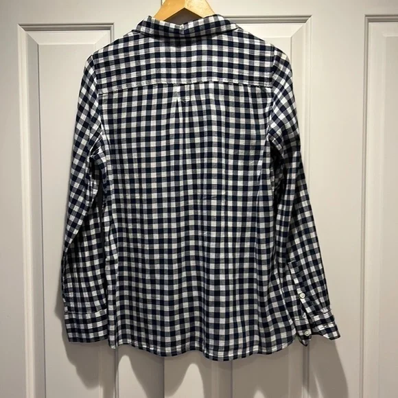Banana Republic woman’s button down shirt - Picture 3 of 3